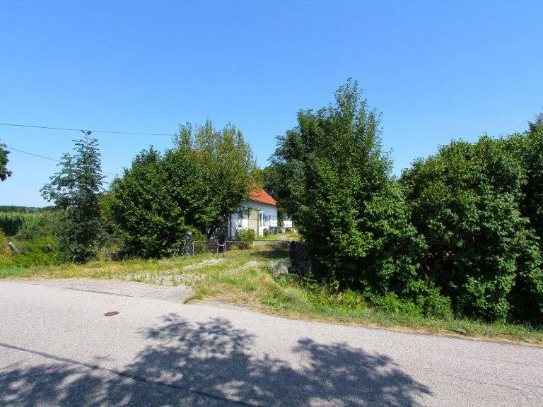 Blick von der Straße Süd-West Blick von der Straße Süd-West
