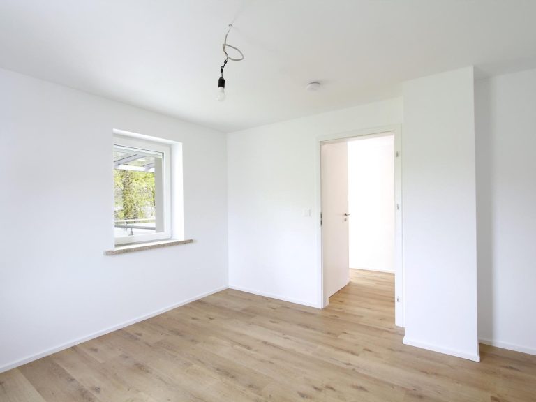 ..links ins Elternschlafzimmer ..links ins Elternschlafzimmer