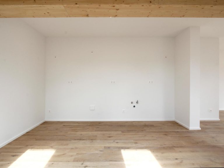 ...mit reichlich Platz für die EBK ...mit reichlich Platz für die EBK