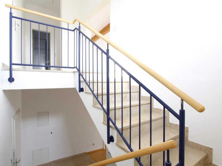 Wohnungsinternes Treppenhaus Wohnungsinternes Treppenhaus